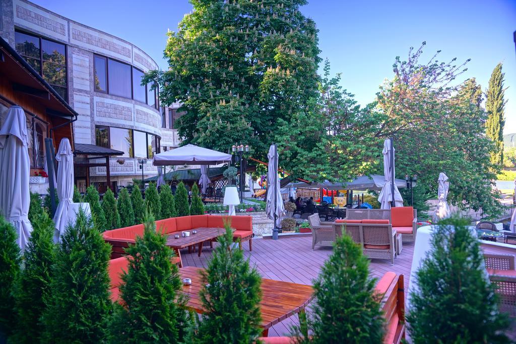 Park Hotel Stara Zagora Exterior photo The hotel's terrace
